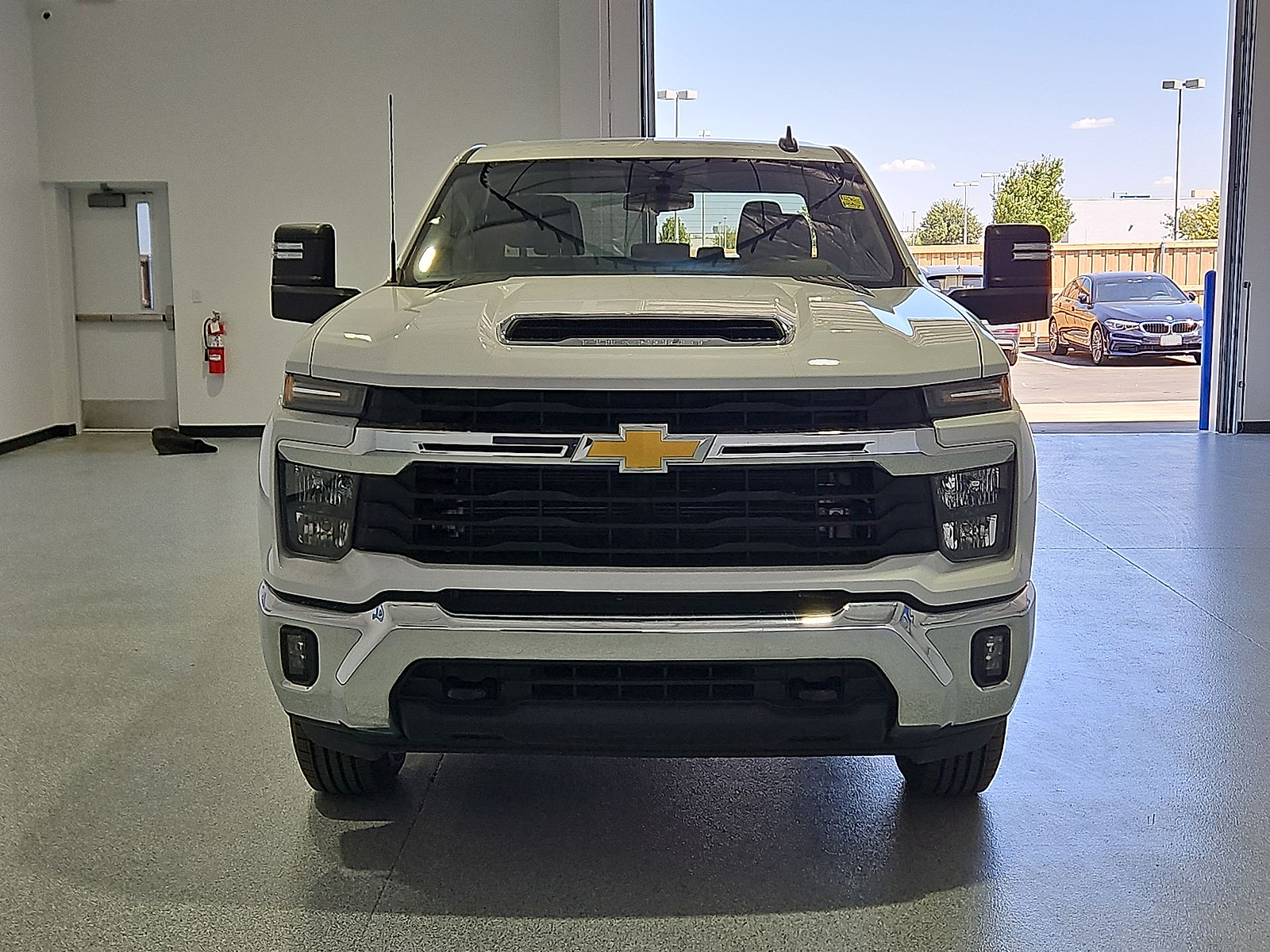 2025 Chevrolet Silverado 2500HD photo 3 of 22