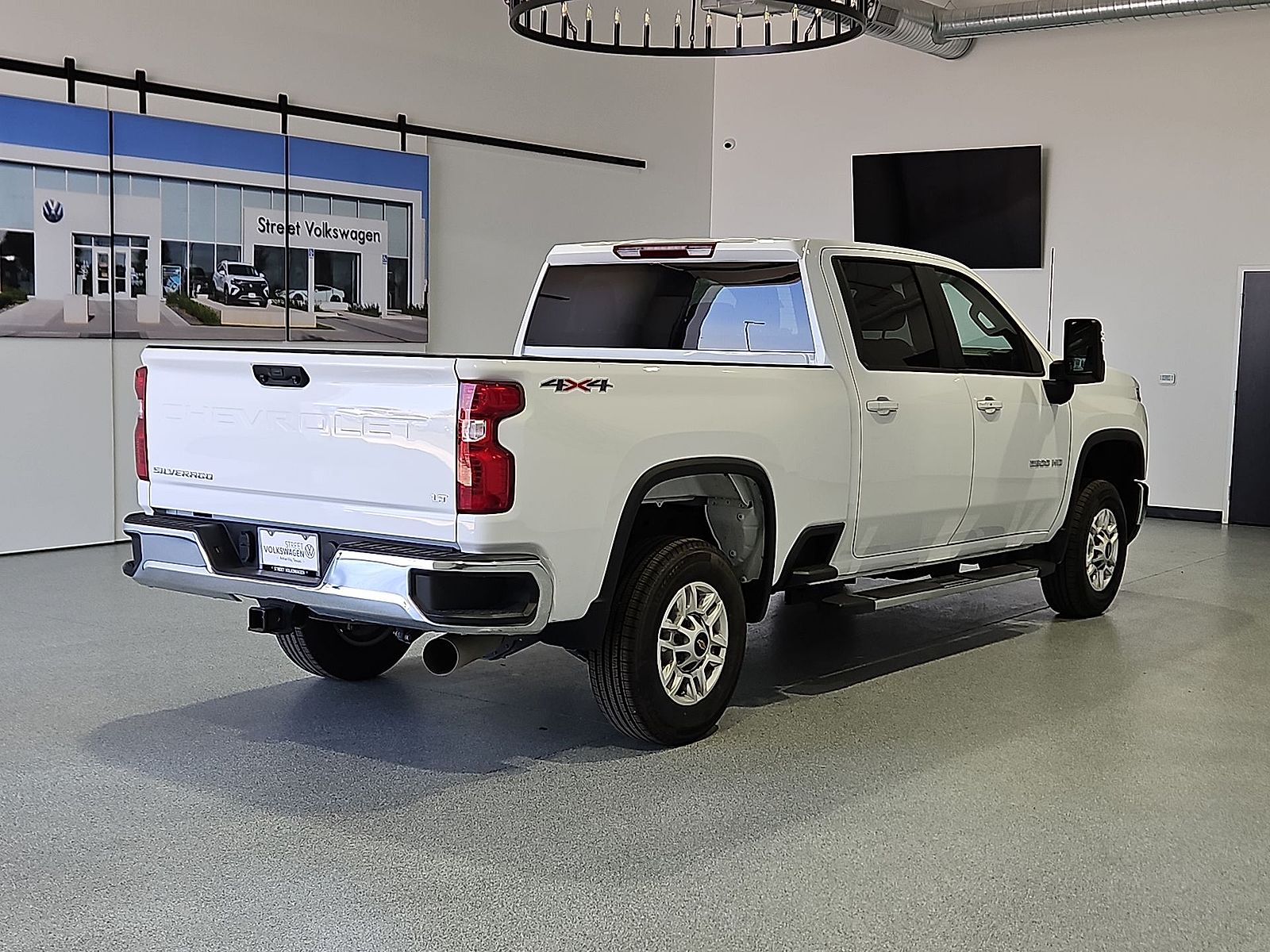 2025 Chevrolet Silverado 2500HD photo 8 of 22