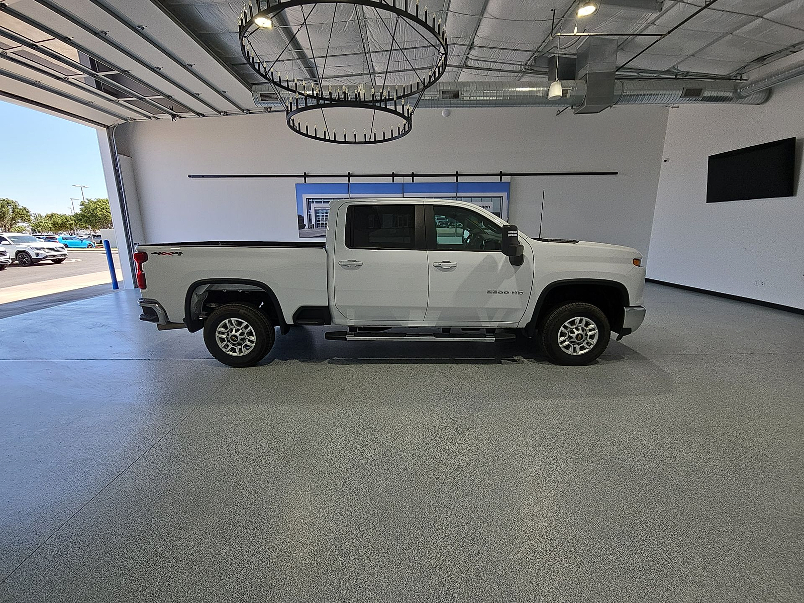 2025 Chevrolet Silverado 2500HD photo 9 of 22