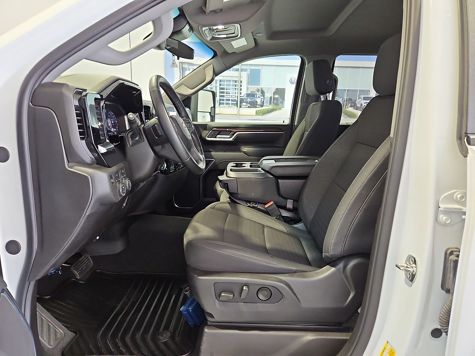 2025 Chevrolet Silverado 2500HD photo 16 of 22