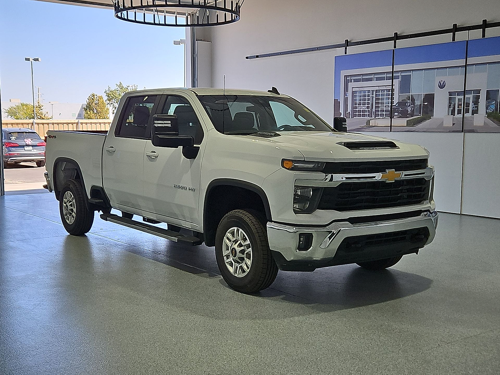 2025 Chevrolet Silverado 2500HD photo 2 of 22