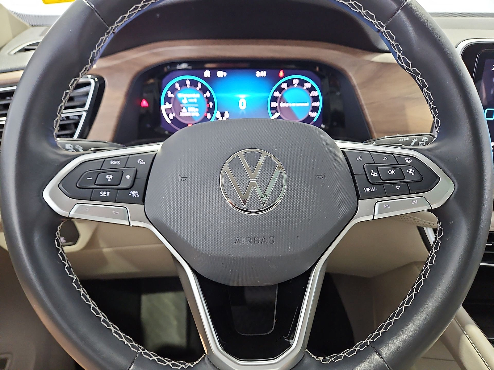 2024 Volkswagen Atlas 2.0T SE w/Technology Platinum Gray Metallic at Street VW of Amarillo