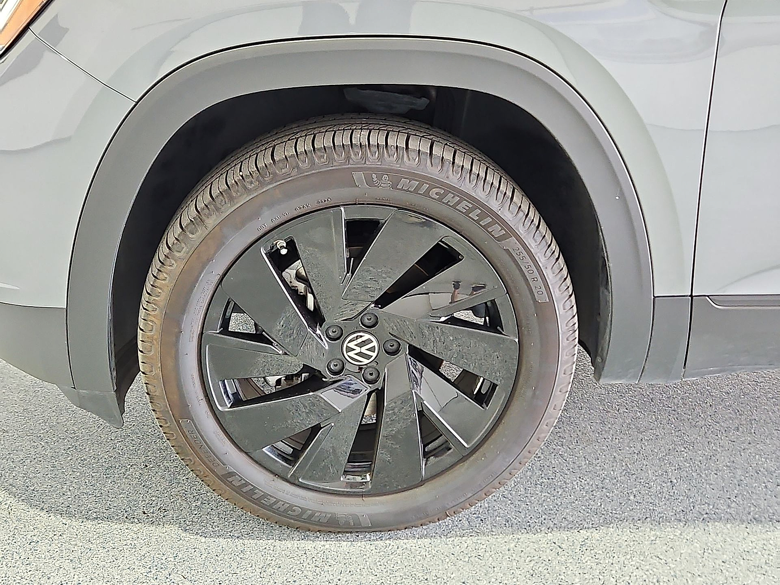 2024 Volkswagen Atlas 2.0T SE w/Technology Platinum Gray Metallic at Street VW of Amarillo