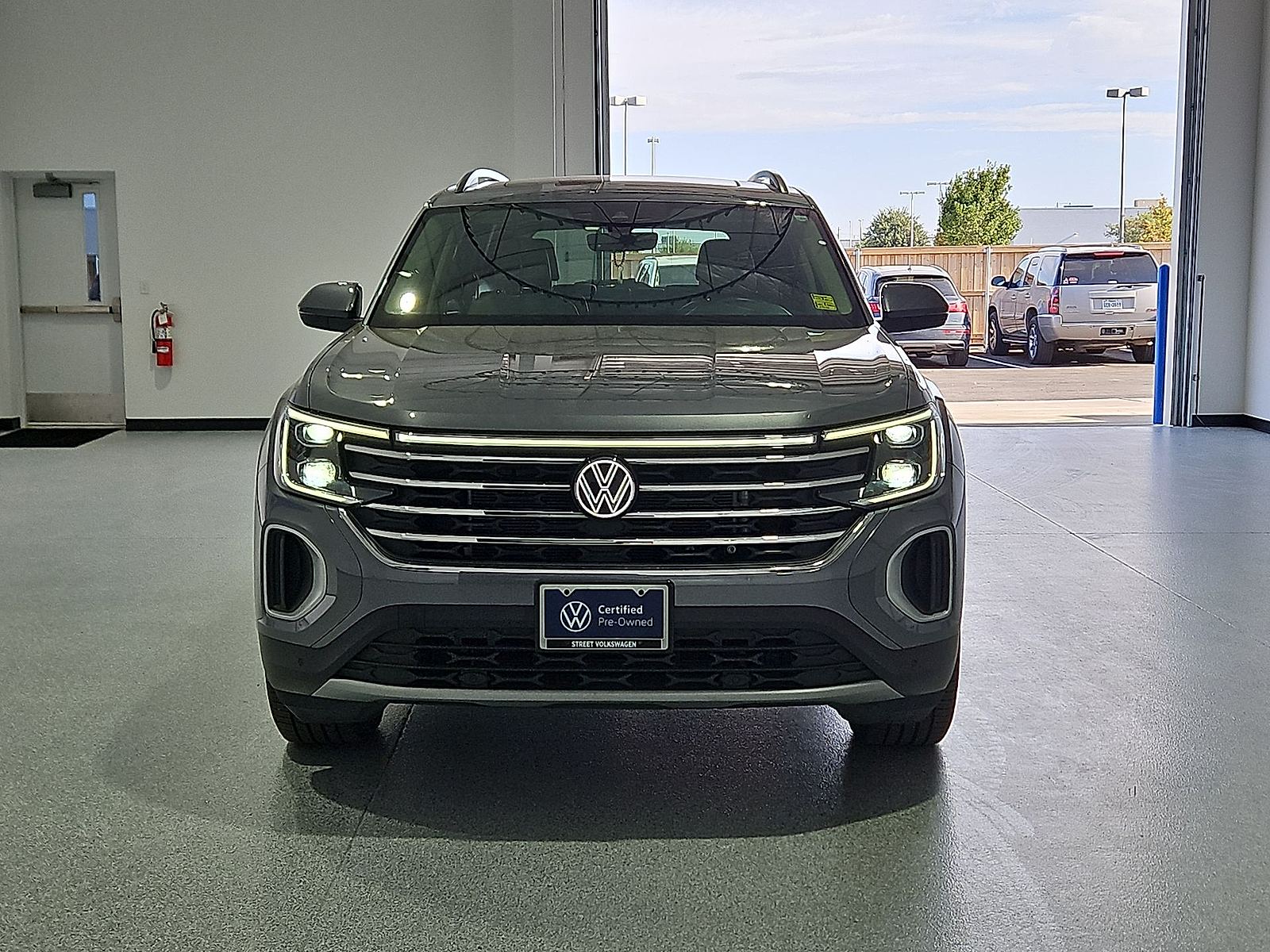 2024 Volkswagen Atlas 2.0T SE w/Technology Platinum Gray Metallic at Street VW of Amarillo