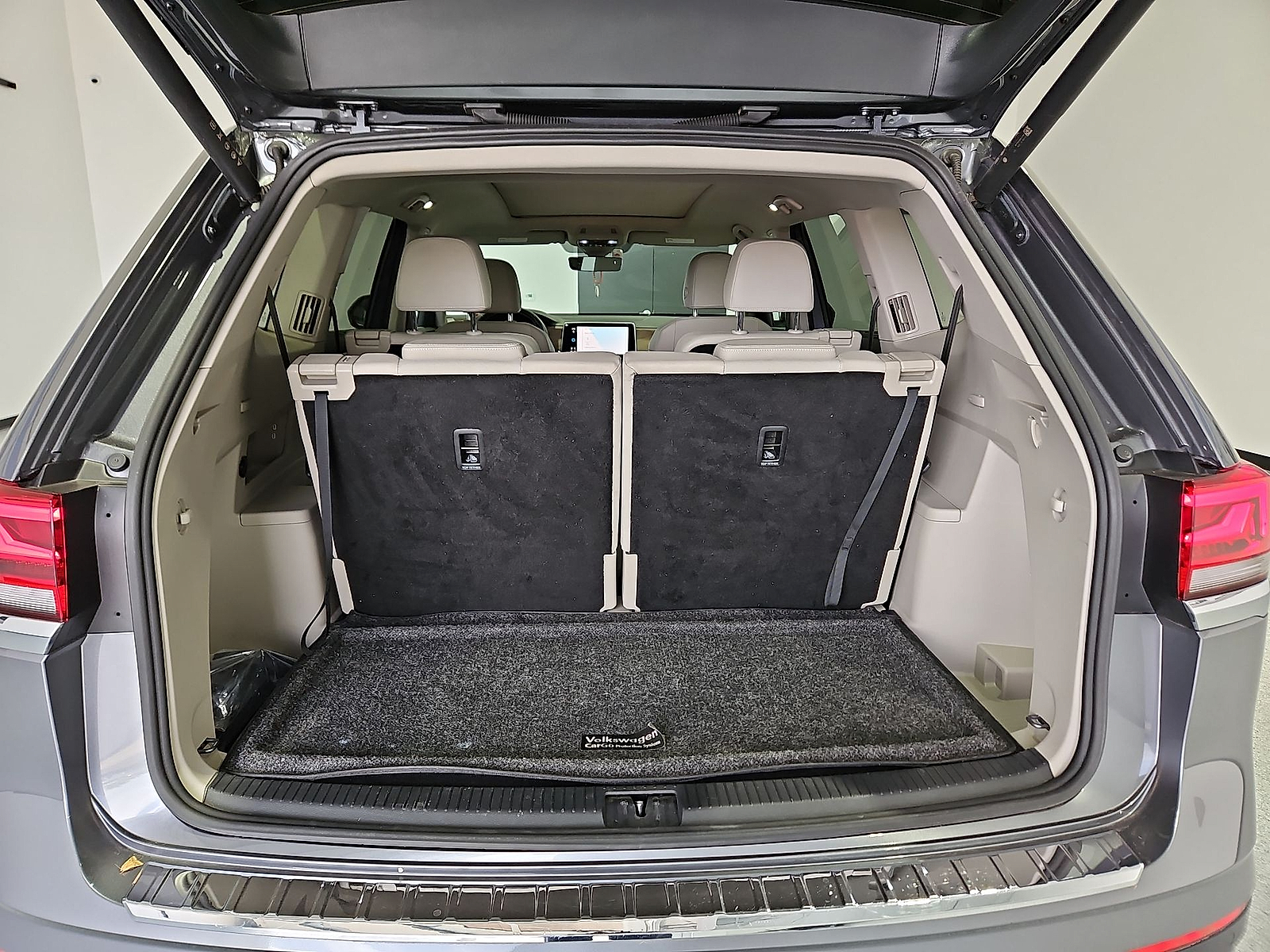 2024 Volkswagen Atlas 2.0T SE w/Technology Platinum Gray Metallic at Street VW of Amarillo