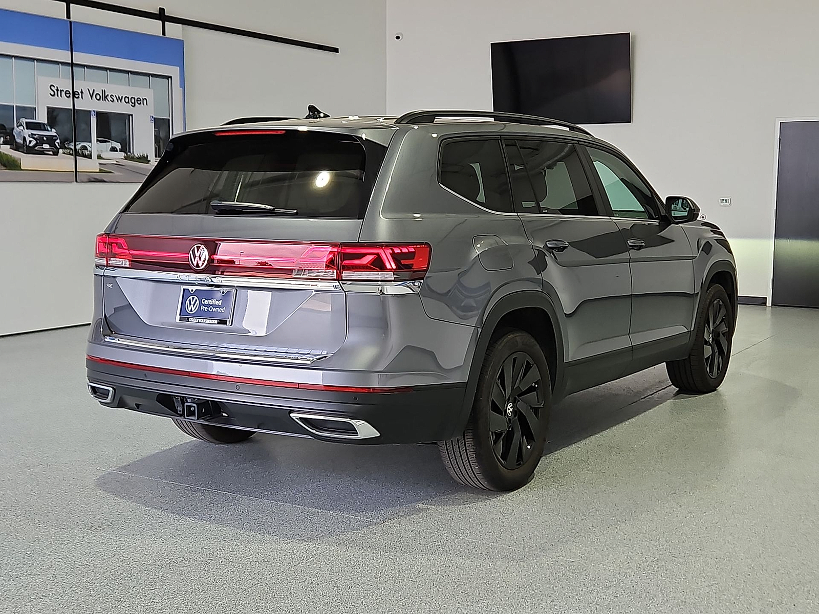 2024 Volkswagen Atlas 2.0T SE w/Technology Platinum Gray Metallic at Street VW of Amarillo