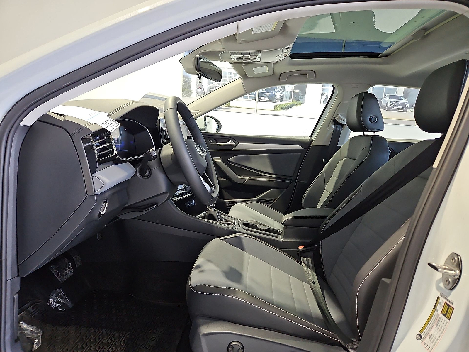 2027 Volkswagen Jetta photo 16 of 22