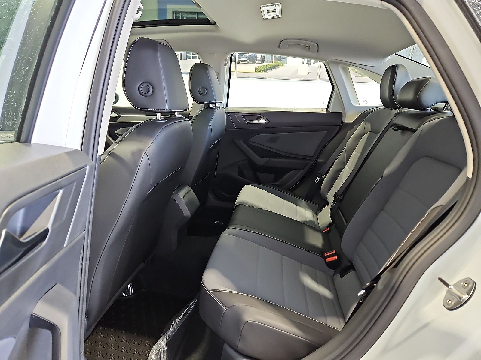 2027 Volkswagen Jetta photo 13 of 22