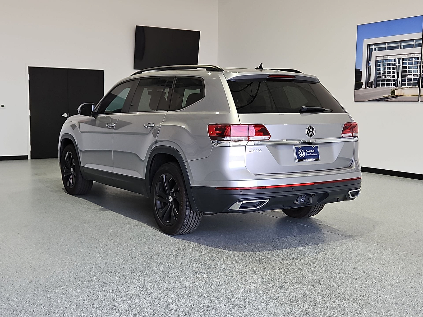 2023 Volkswagen Atlas 3.6L V6 SE w/Technology Pyrite Silver Metallic at Street VW of Amarillo