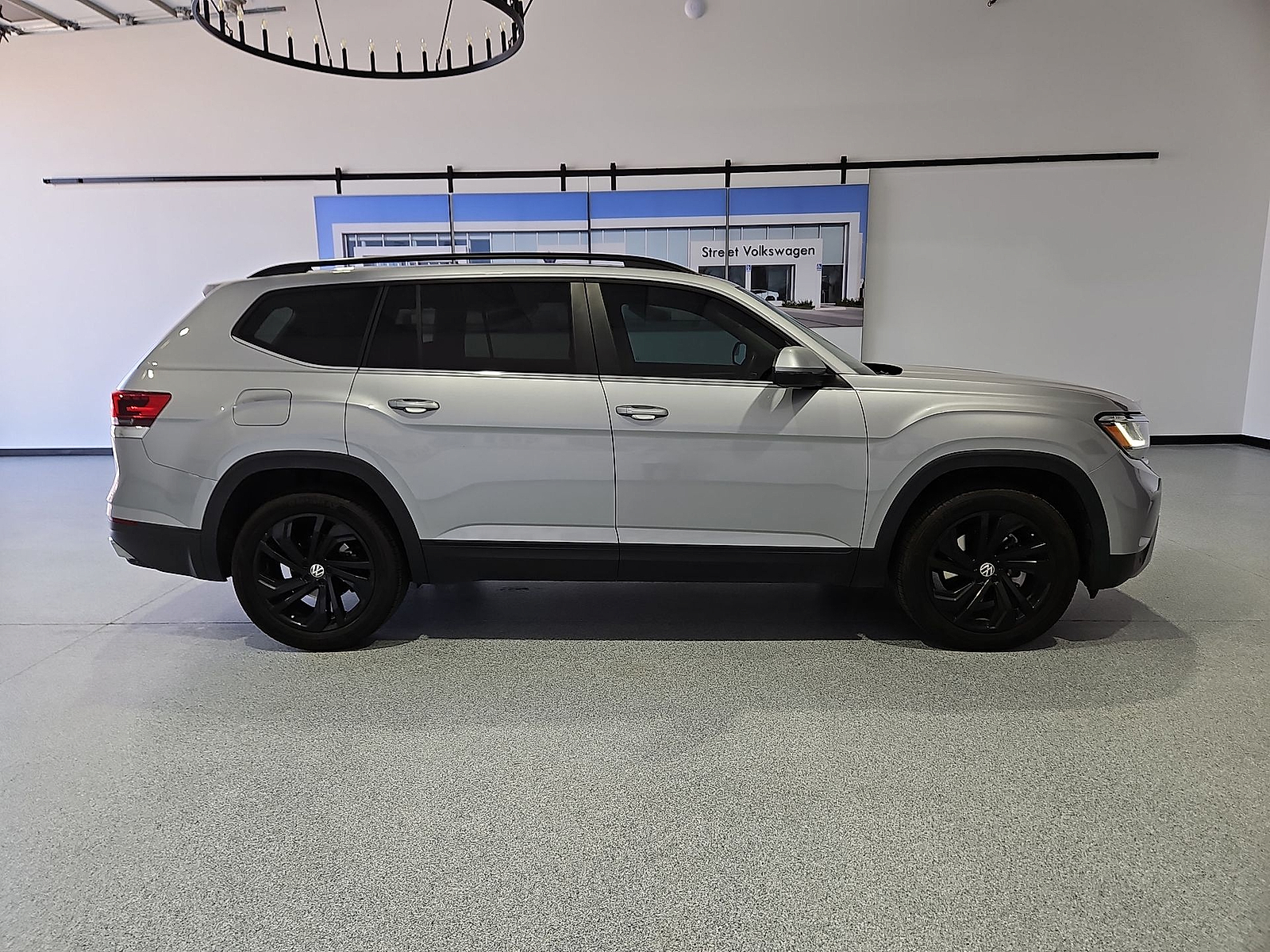 2023 Volkswagen Atlas 3.6L V6 SE w/Technology Pyrite Silver Metallic at Street VW of Amarillo