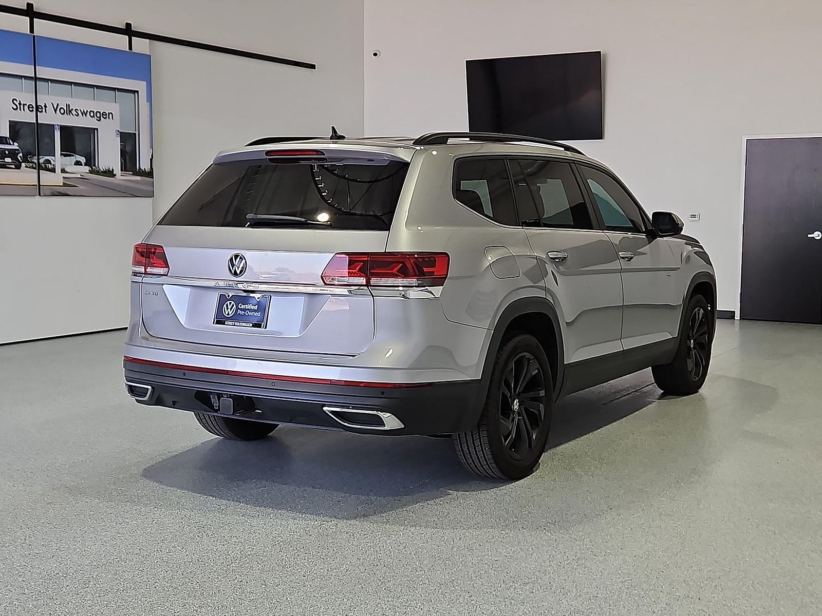 2023 Volkswagen Atlas 3.6L V6 SE w/Technology Pyrite Silver Metallic at Street VW of Amarillo