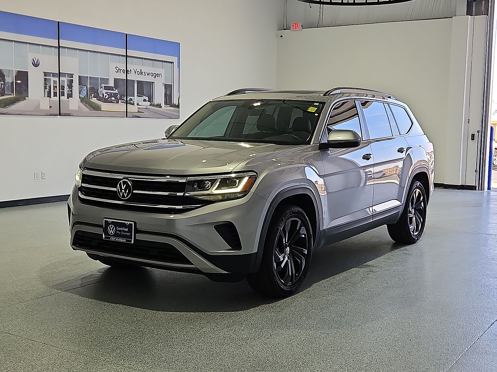 2023 Volkswagen Atlas 3.6L V6 SE w/Technology Pyrite Silver Metallic at Street VW of Amarillo