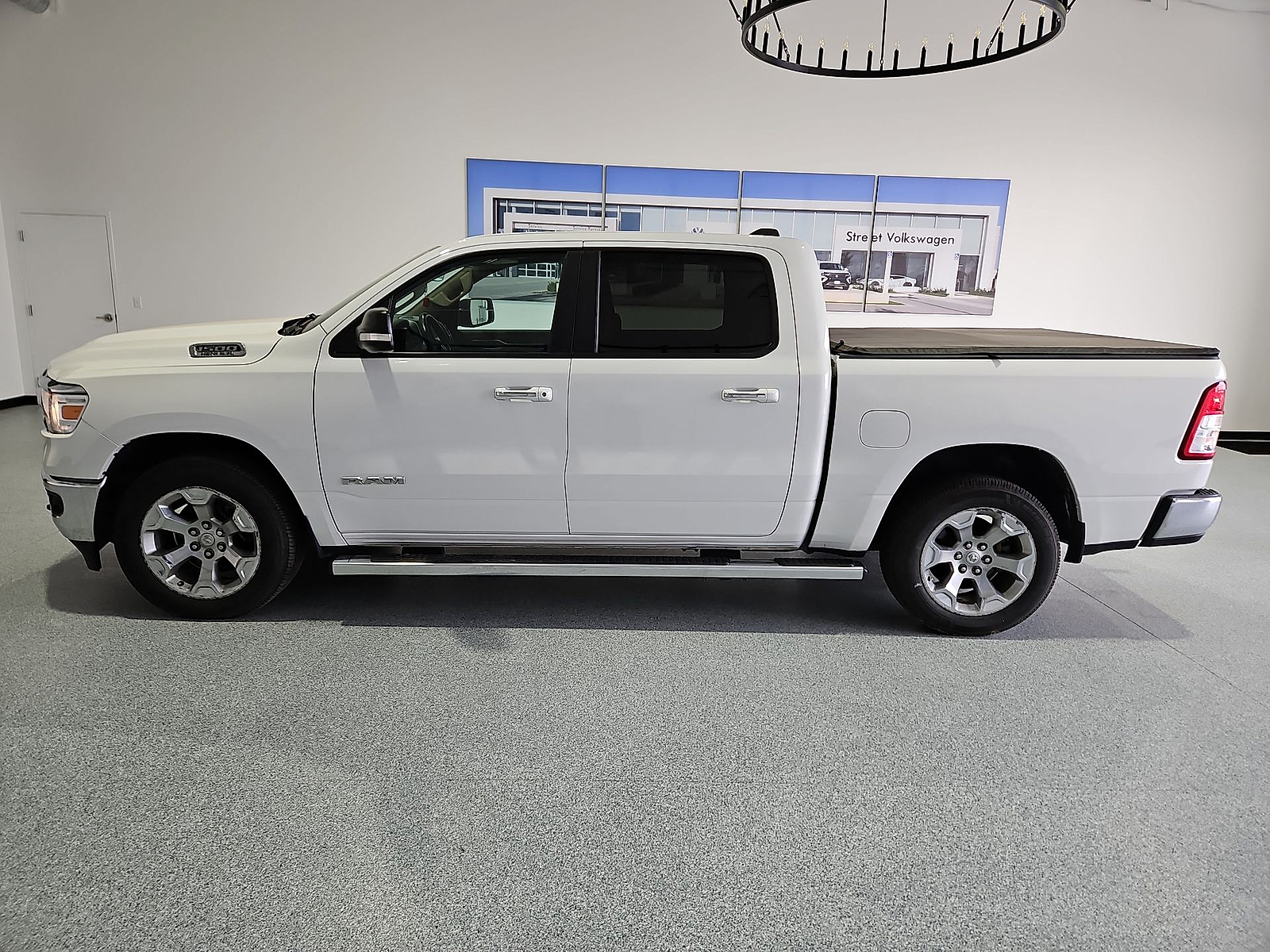 2020 Ram 1500 Lone Star Crew Cab 4x4 5'7" Box - 4