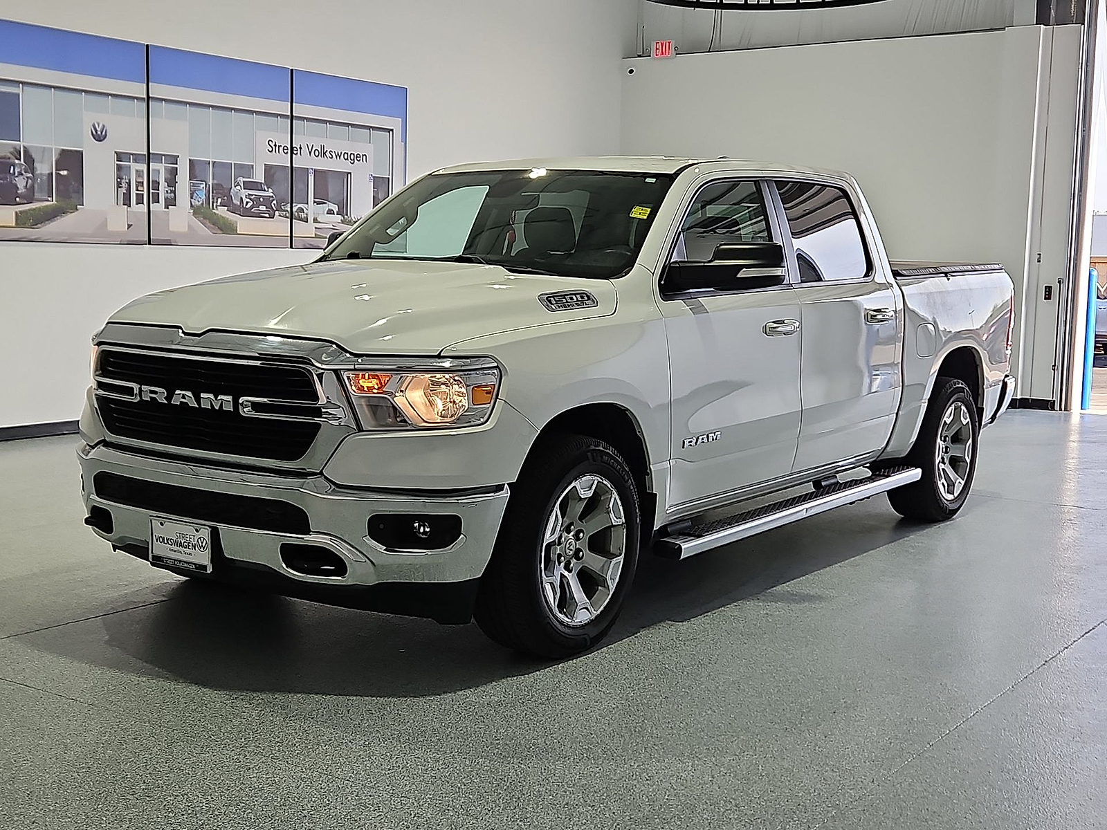 2020 Ram 1500 Lone Star Crew Cab 4x4 5'7" Box - 3