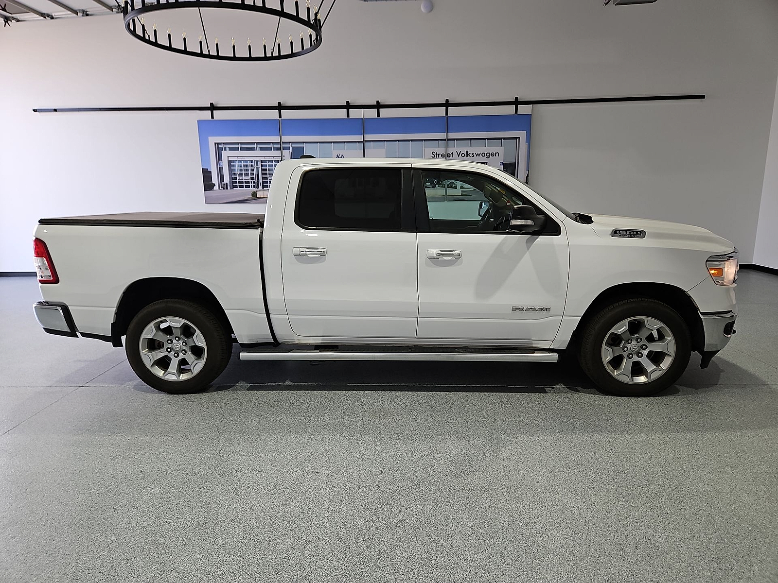 2020 Ram 1500 Lone Star Crew Cab 4x4 5'7" Box - 8