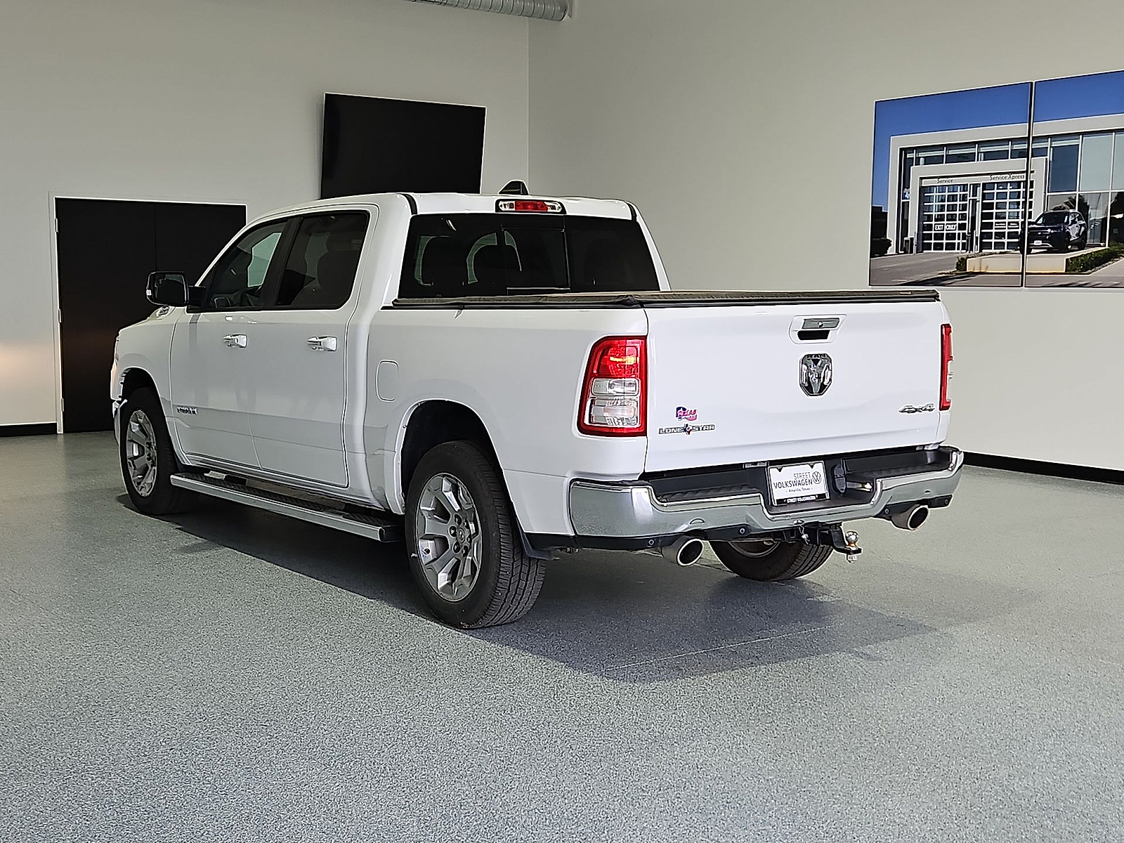 2020 Ram 1500 Lone Star Crew Cab 4x4 5'7" Box - 5