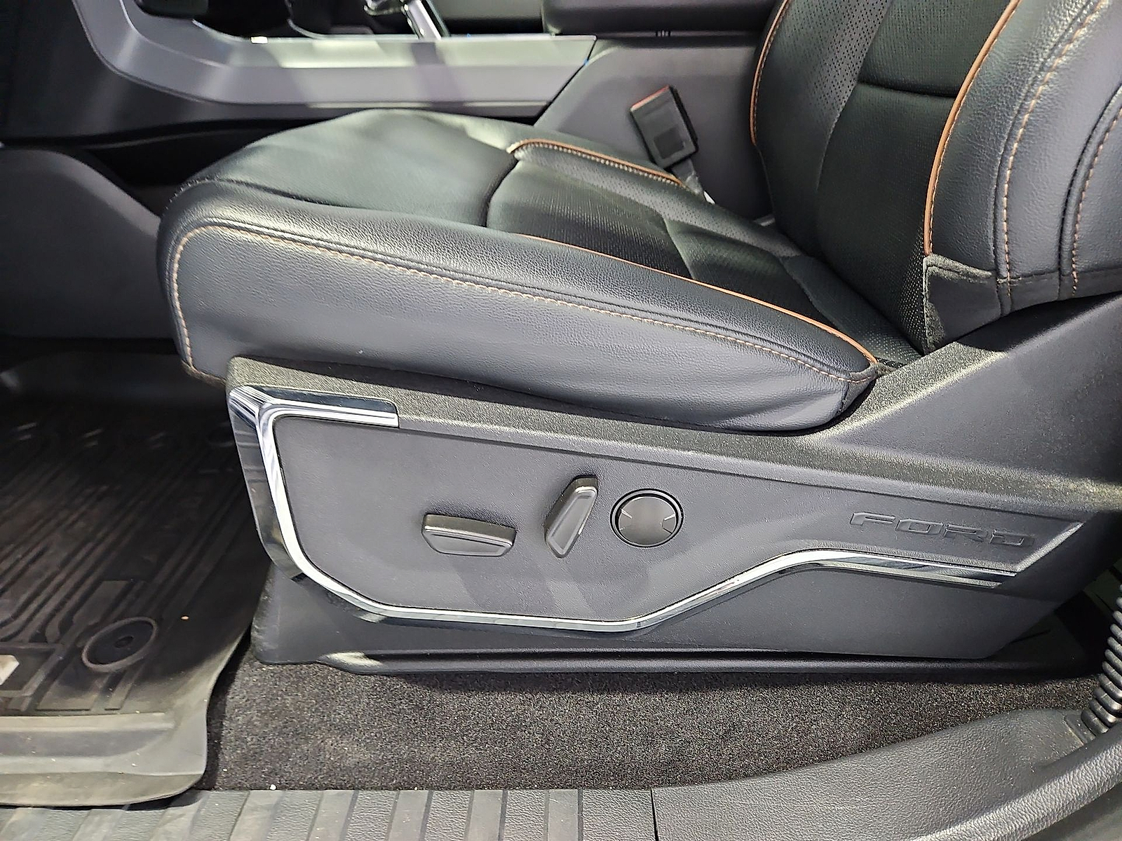 2024 Ford F-150 LARIAT Silver Metallic at Bobby Duby Motors