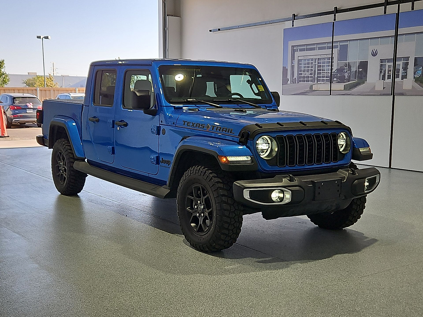 2024 Jeep Gladiator photo 2 of 22