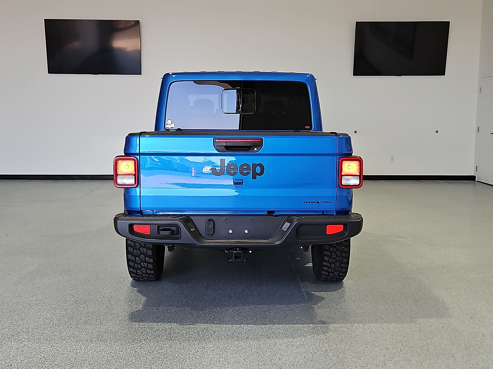 2024 Jeep Gladiator photo 7 of 22