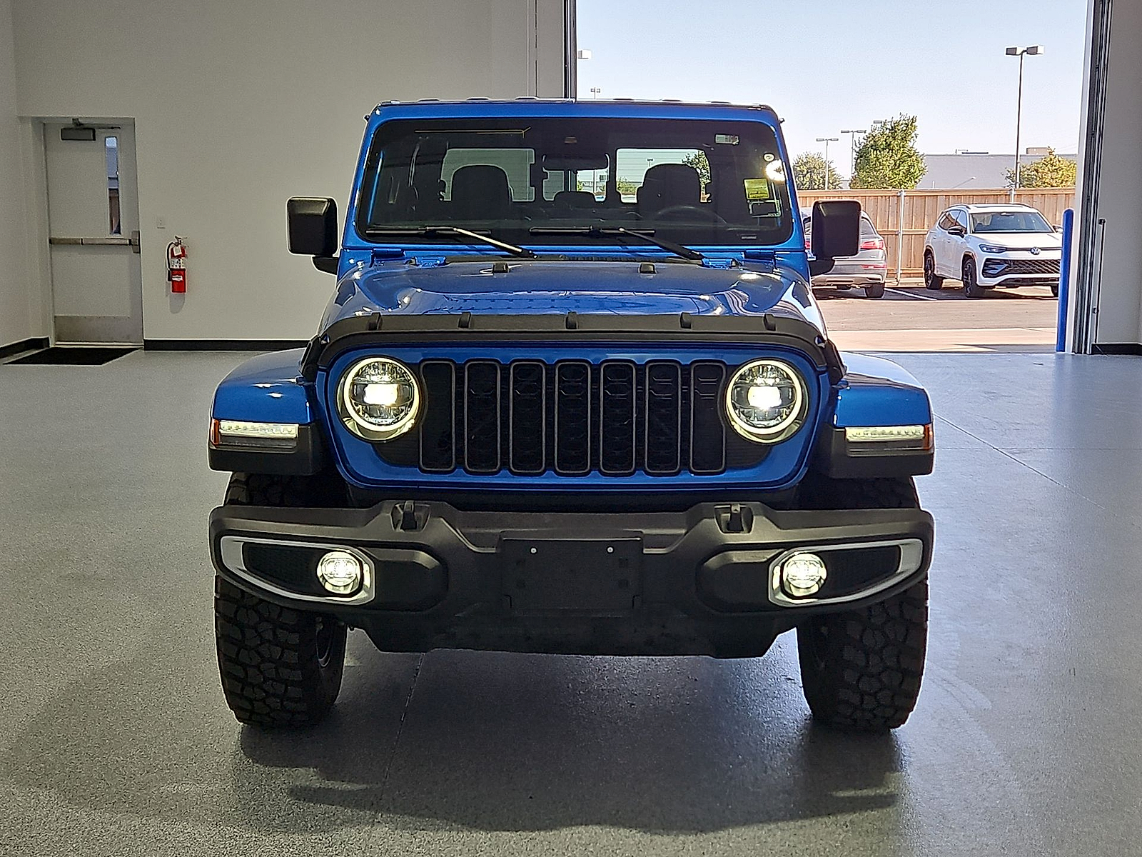2024 Jeep Gladiator photo 3 of 22