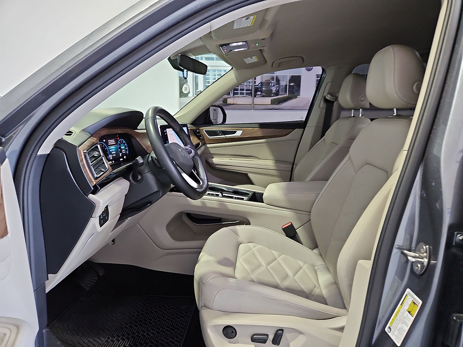 2024 Volkswagen Atlas 2.0T SE Platinum Gray Metallic at Bobby Duby Motors