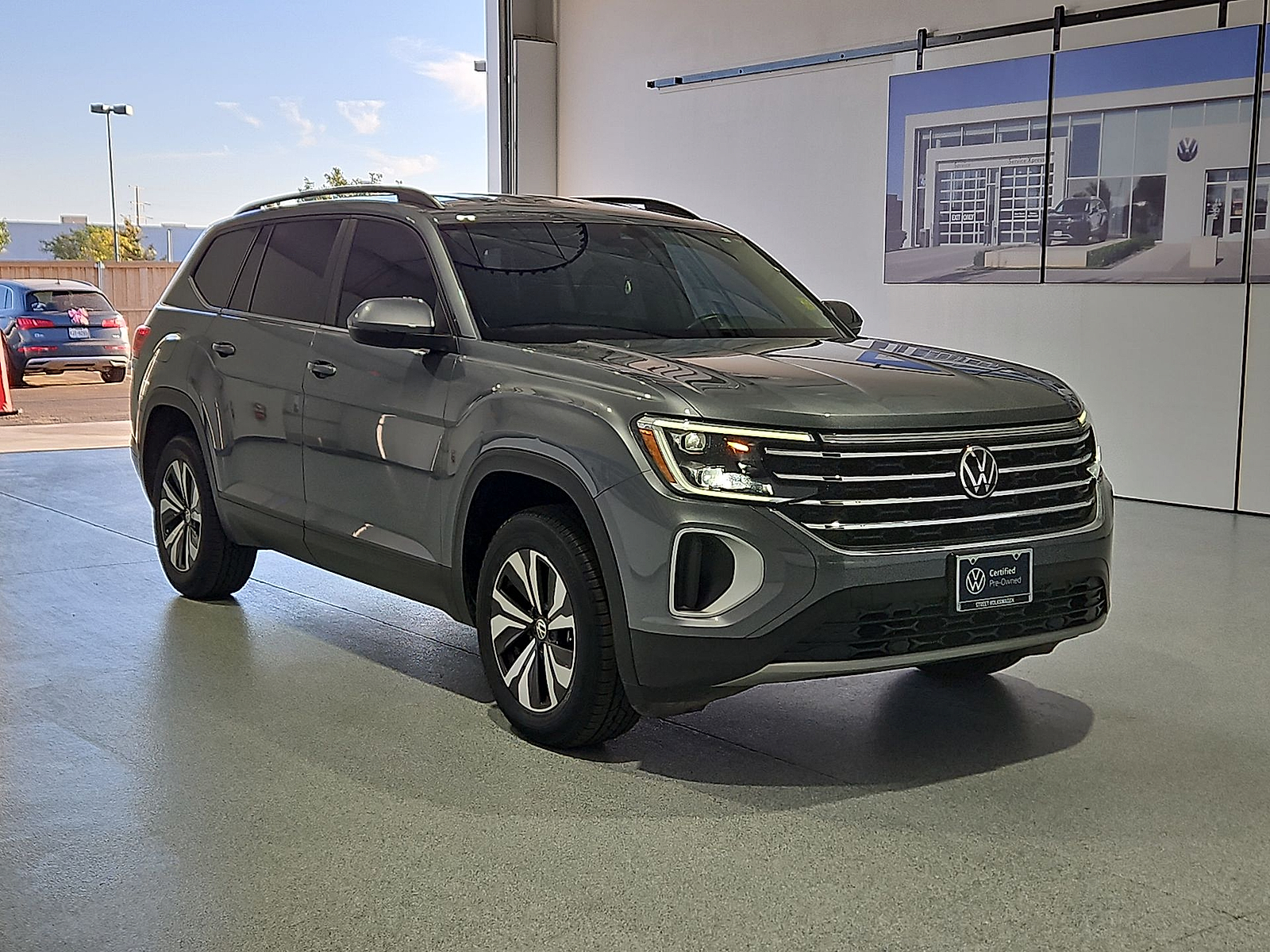 2024 Volkswagen Atlas 2.0T SE Platinum Gray Metallic at Bobby Duby Motors