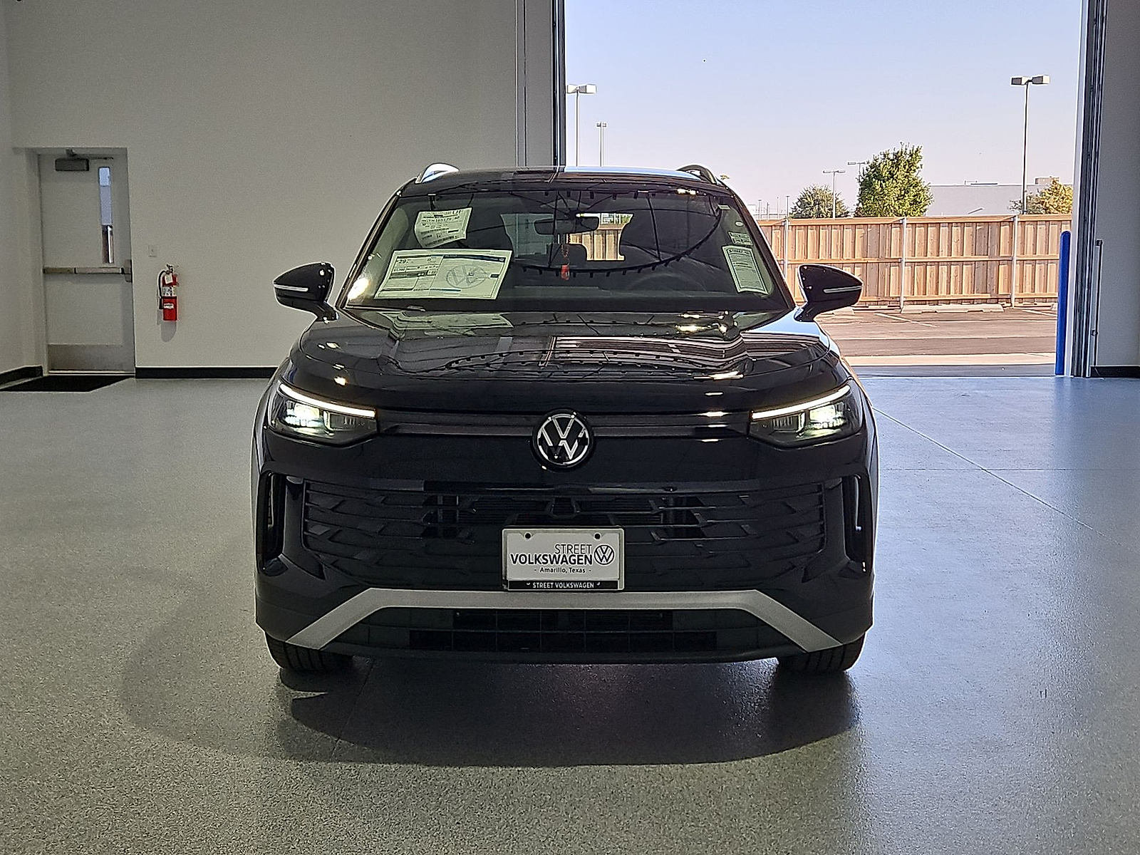 2026 Volkswagen Tiguan photo 3 of 22