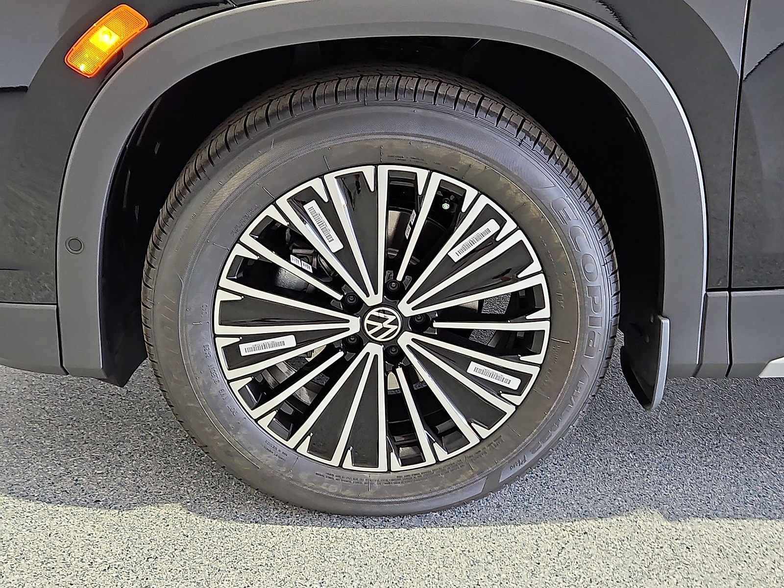 2026 Volkswagen Tiguan photo 11 of 22