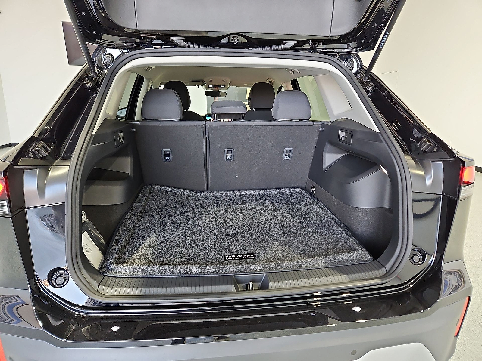 2026 Volkswagen Tiguan photo 12 of 22
