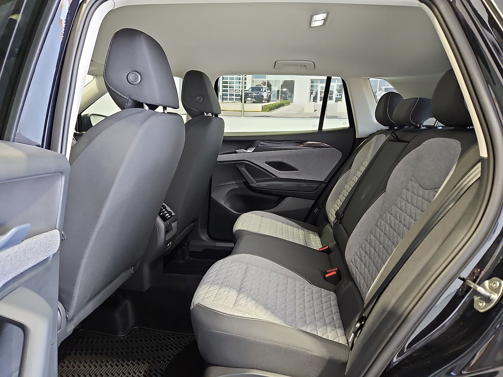 2026 Volkswagen Tiguan photo 13 of 22