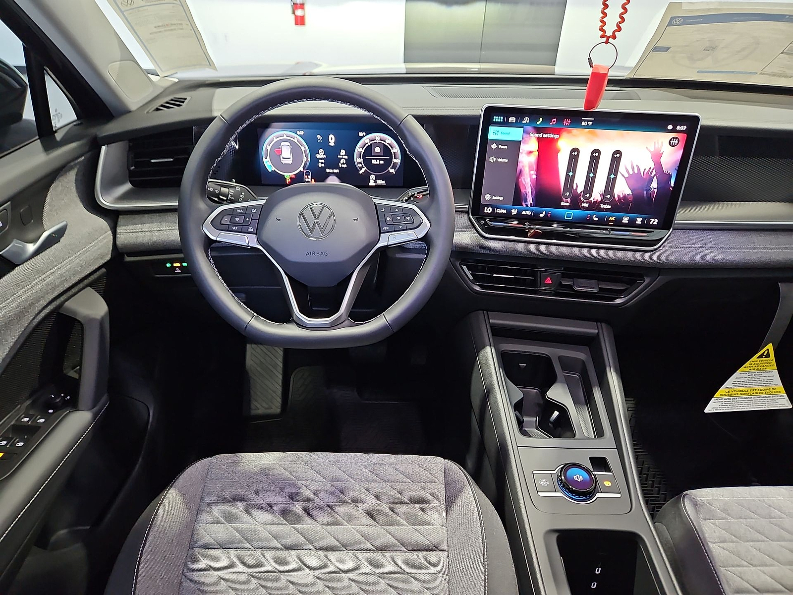 2026 Volkswagen Tiguan photo 14 of 22