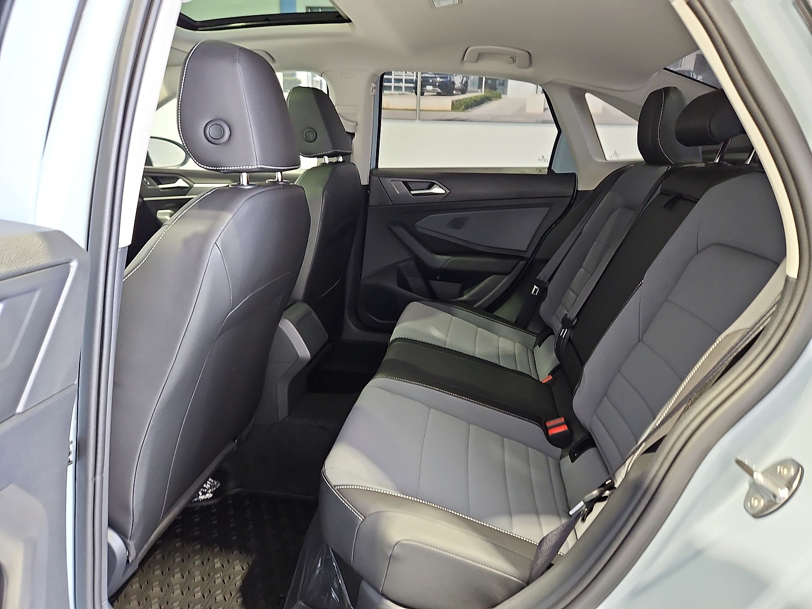 2027 Volkswagen Jetta photo 13 of 22