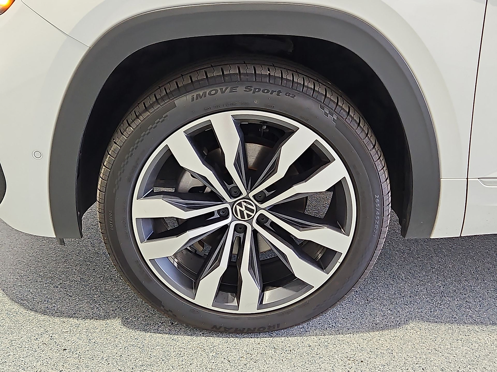 2023 Volkswagen Atlas photo 11 of 22
