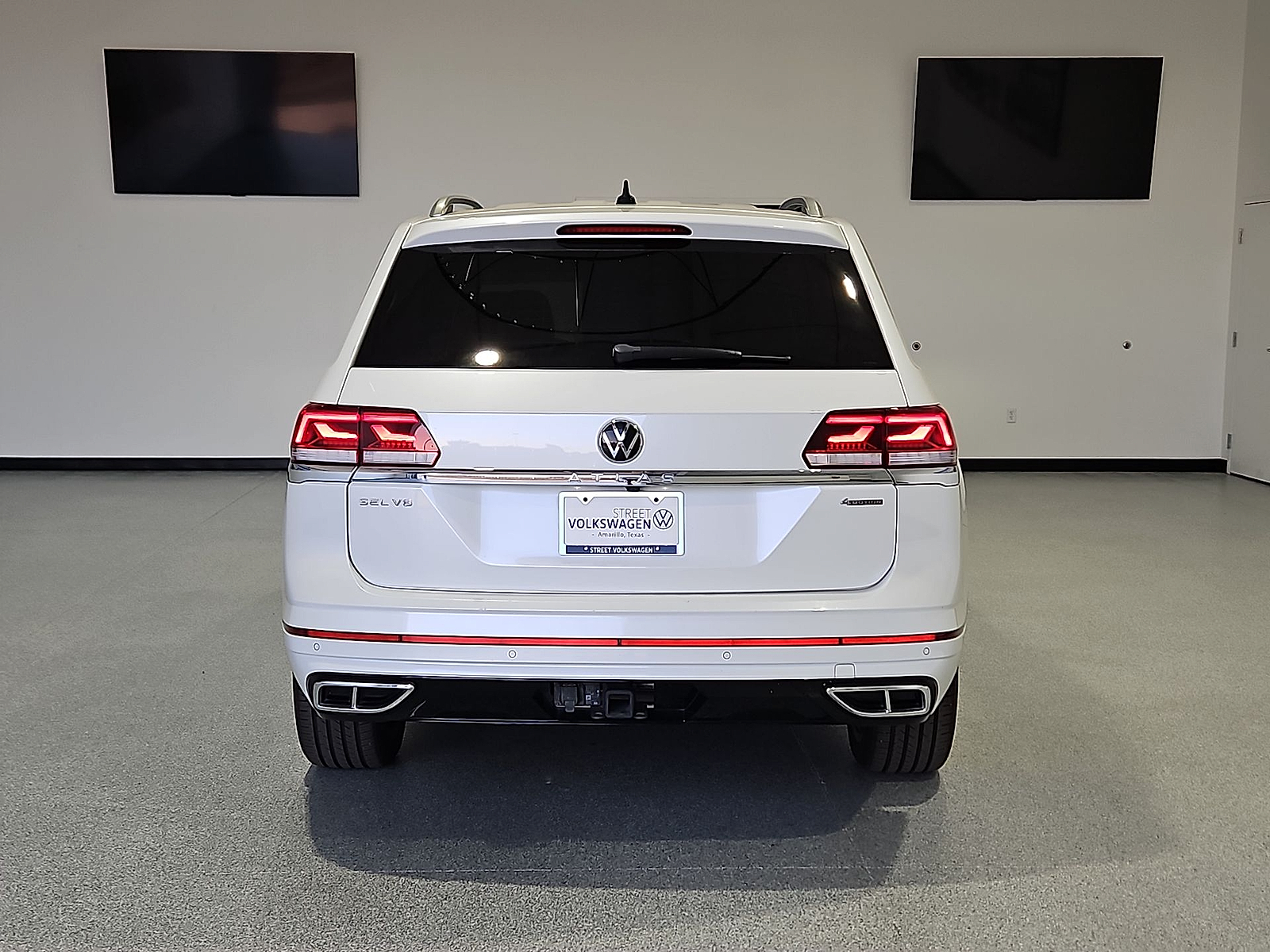 2023 Volkswagen Atlas photo 7 of 22