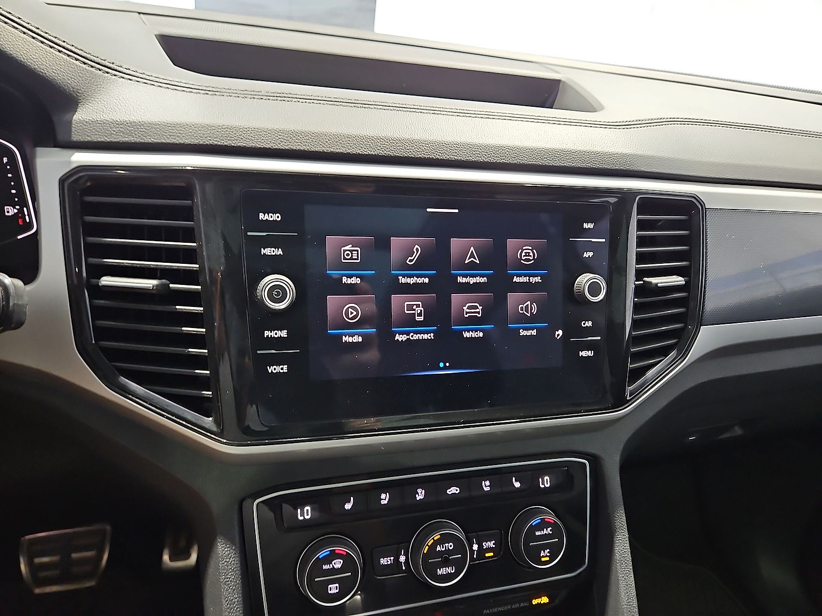 2023 Volkswagen Atlas photo 19 of 22
