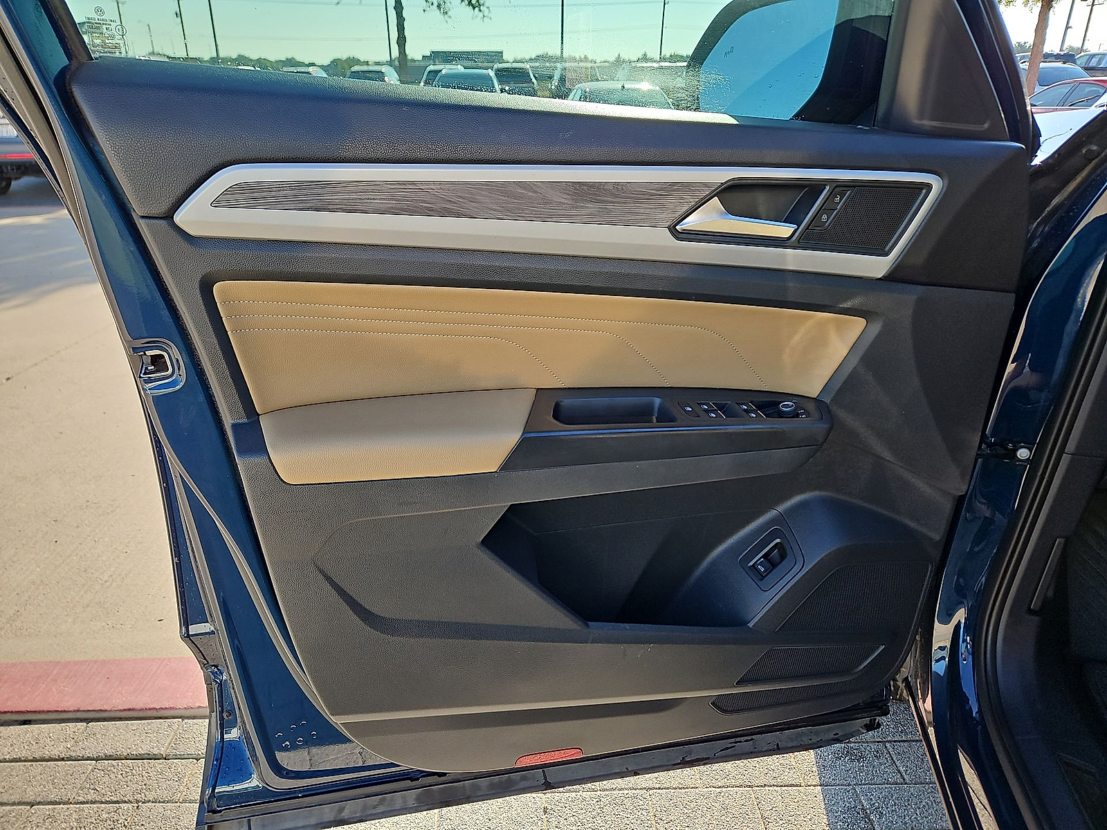 2022 Volkswagen Atlas Cross Sport 2.0T SE w/Technology Blue Metallic at Street VW of Amarillo