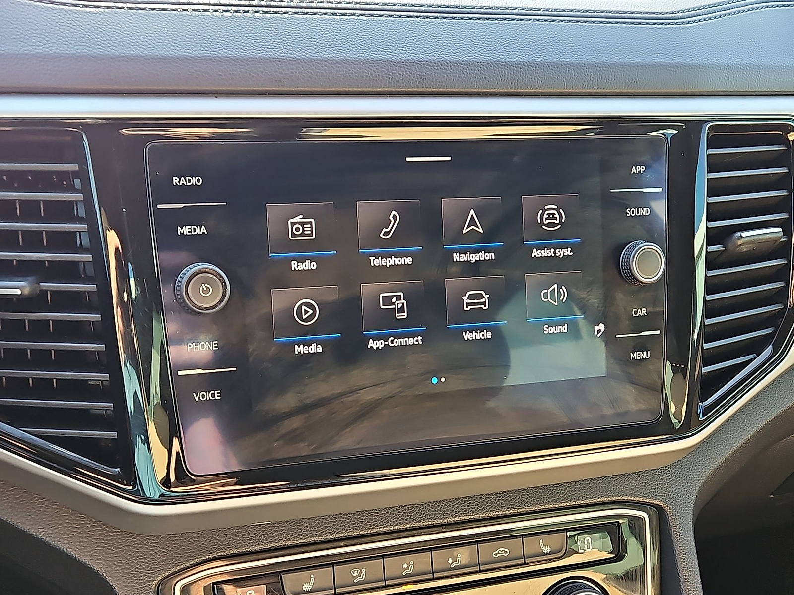 2022 Volkswagen Atlas Cross Sport 2.0T SE w/Technology Blue Metallic at Street VW of Amarillo