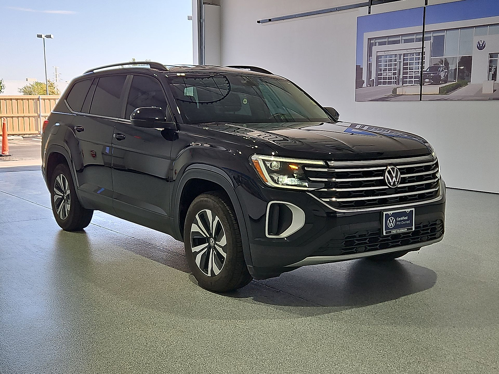 2024 Volkswagen Atlas 2.0T SE Deep Black at Bobby Duby Motors