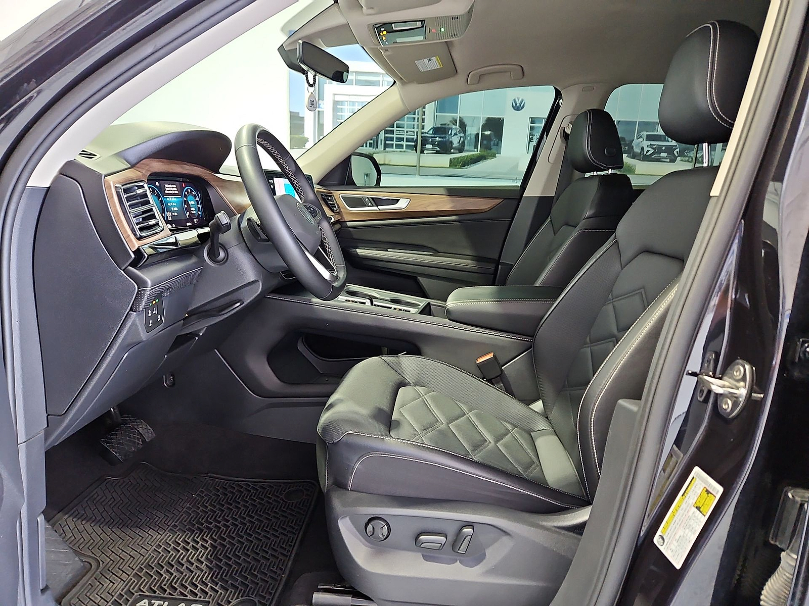 2024 Volkswagen Atlas 2.0T SE Deep Black at Bobby Duby Motors