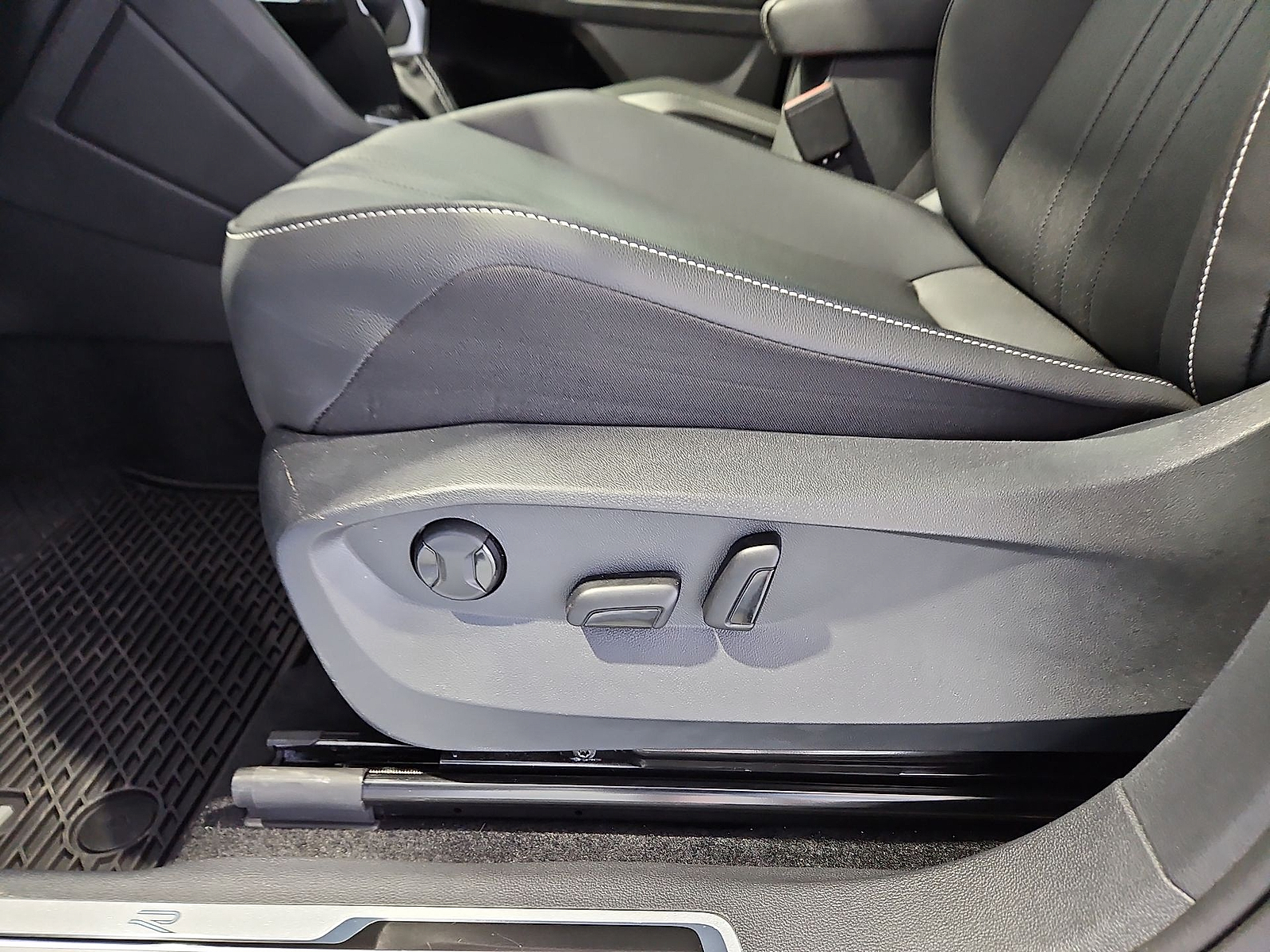 2024 Volkswagen Tiguan 2.0T SE R-Line Black Silver Metallic at Street VW of Amarillo