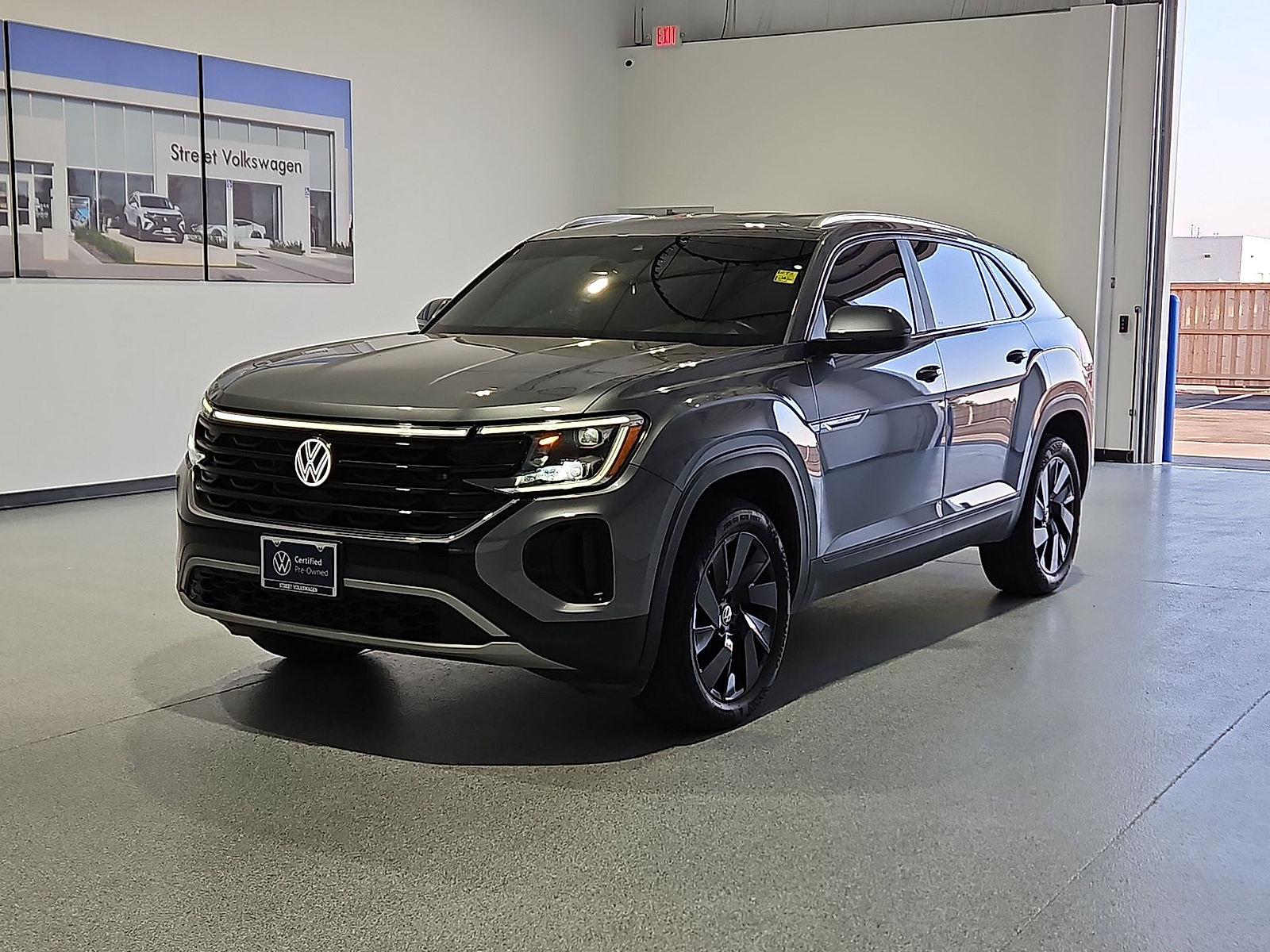 2024 Volkswagen Atlas Cross Sport 2.0T SE w/Technology Platinum Gray Metallic at Street VW of Amarillo
