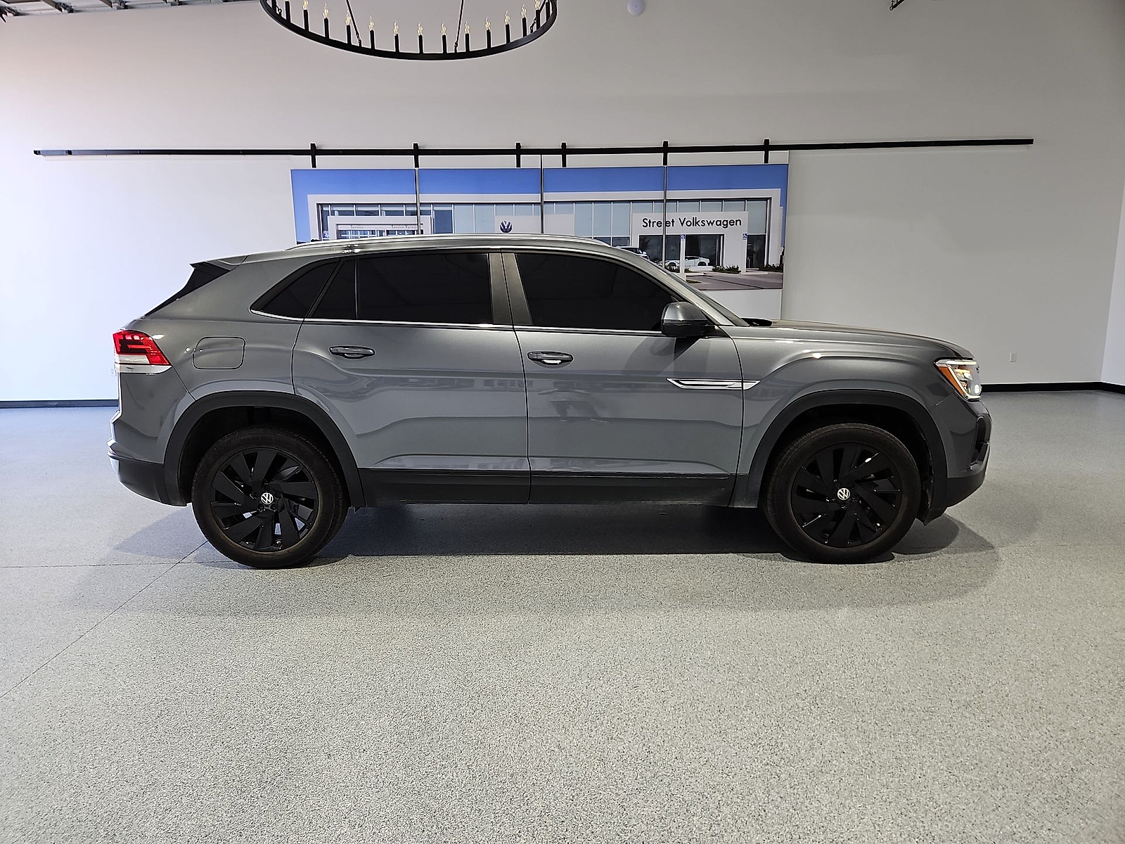 2024 Volkswagen Atlas Cross Sport 2.0T SE w/Technology Platinum Gray Metallic at Street VW of Amarillo
