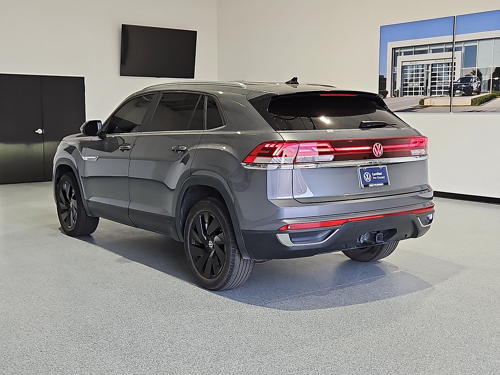 2024 Volkswagen Atlas Cross Sport 2.0T SE w/Technology Platinum Gray Metallic at Street VW of Amarillo