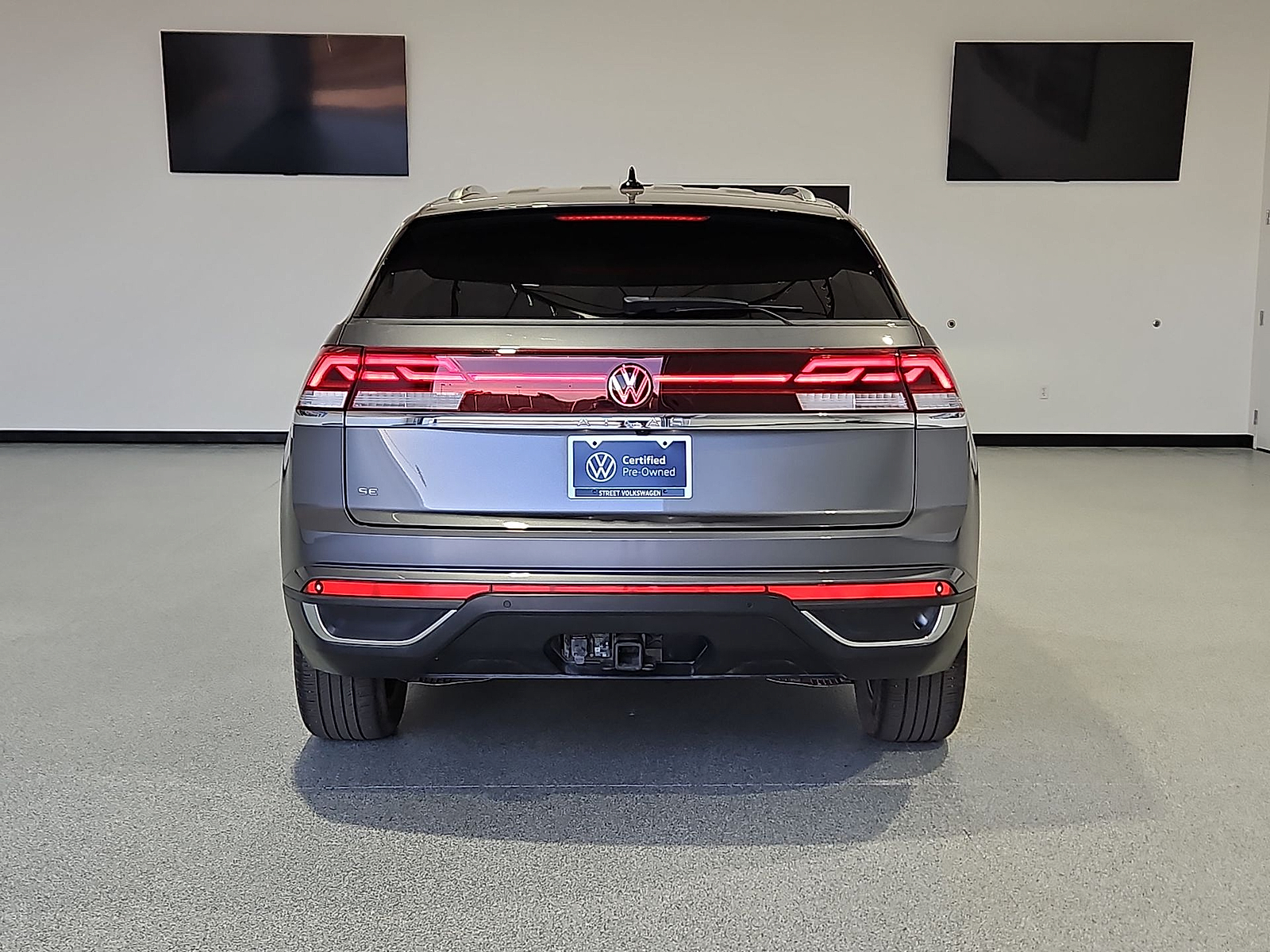 2024 Volkswagen Atlas Cross Sport 2.0T SE w/Technology Platinum Gray Metallic at Street VW of Amarillo