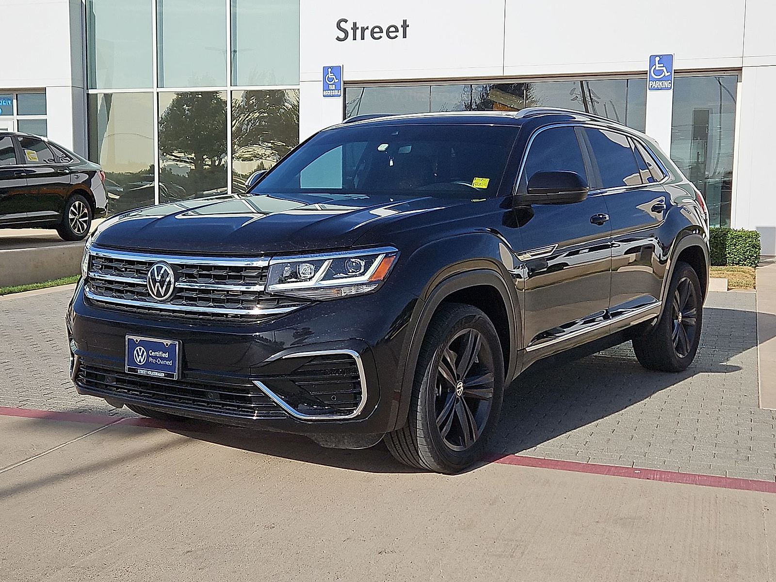 2022 Volkswagen Atlas Cross Sport 2.0T SEL R-Line Deep Black at Street VW of Amarillo