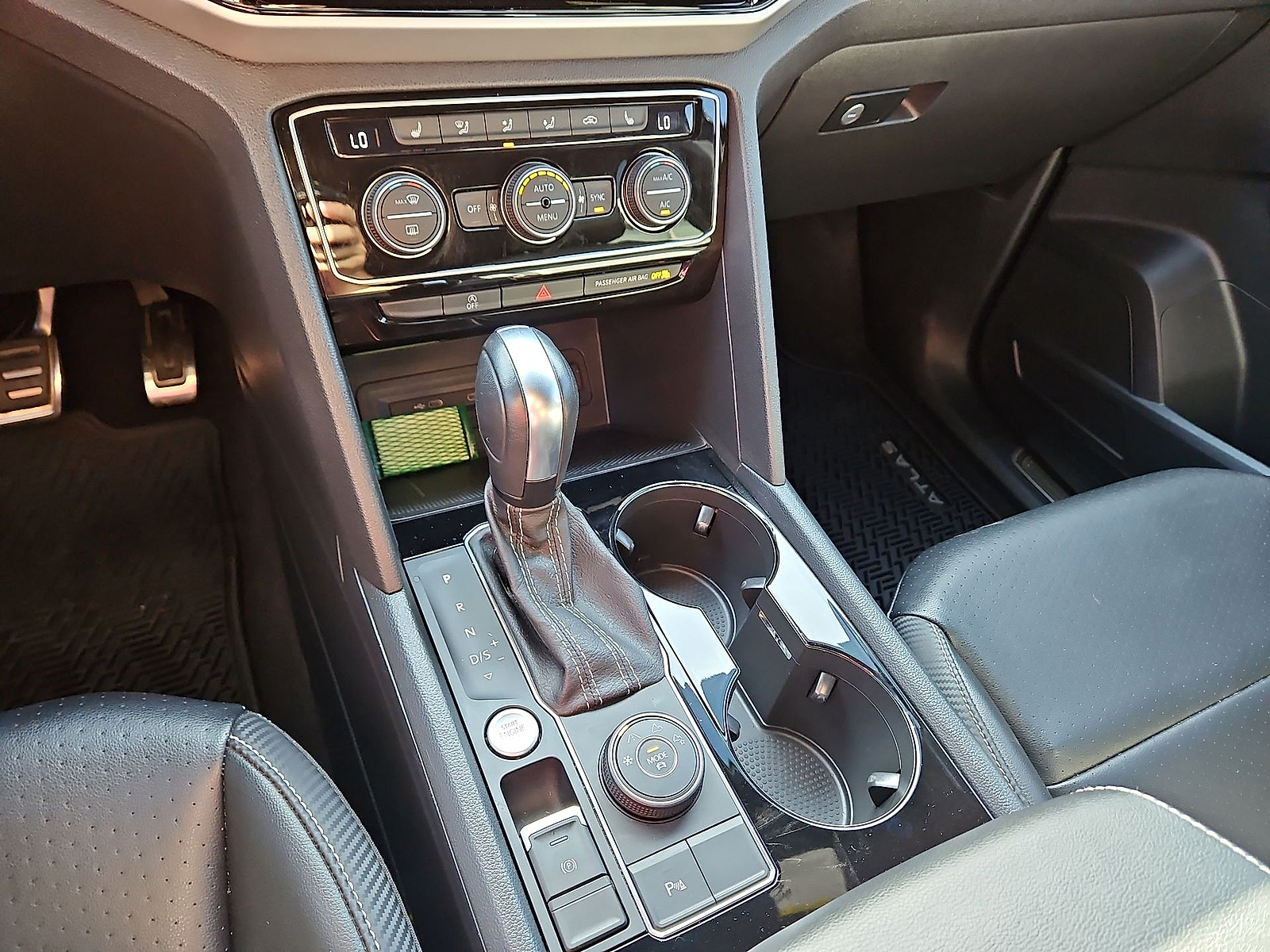 2022 Volkswagen Atlas Cross Sport 2.0T SEL R-Line Deep Black at Street VW of Amarillo