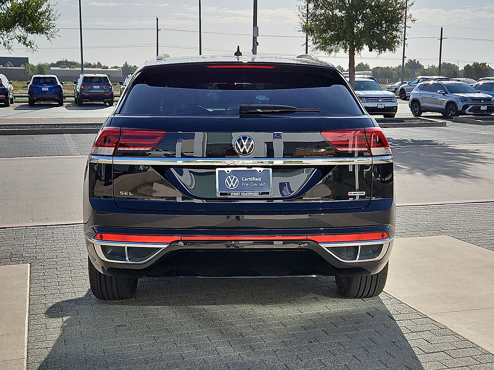 2022 Volkswagen Atlas Cross Sport 2.0T SEL R-Line Deep Black at Street VW of Amarillo