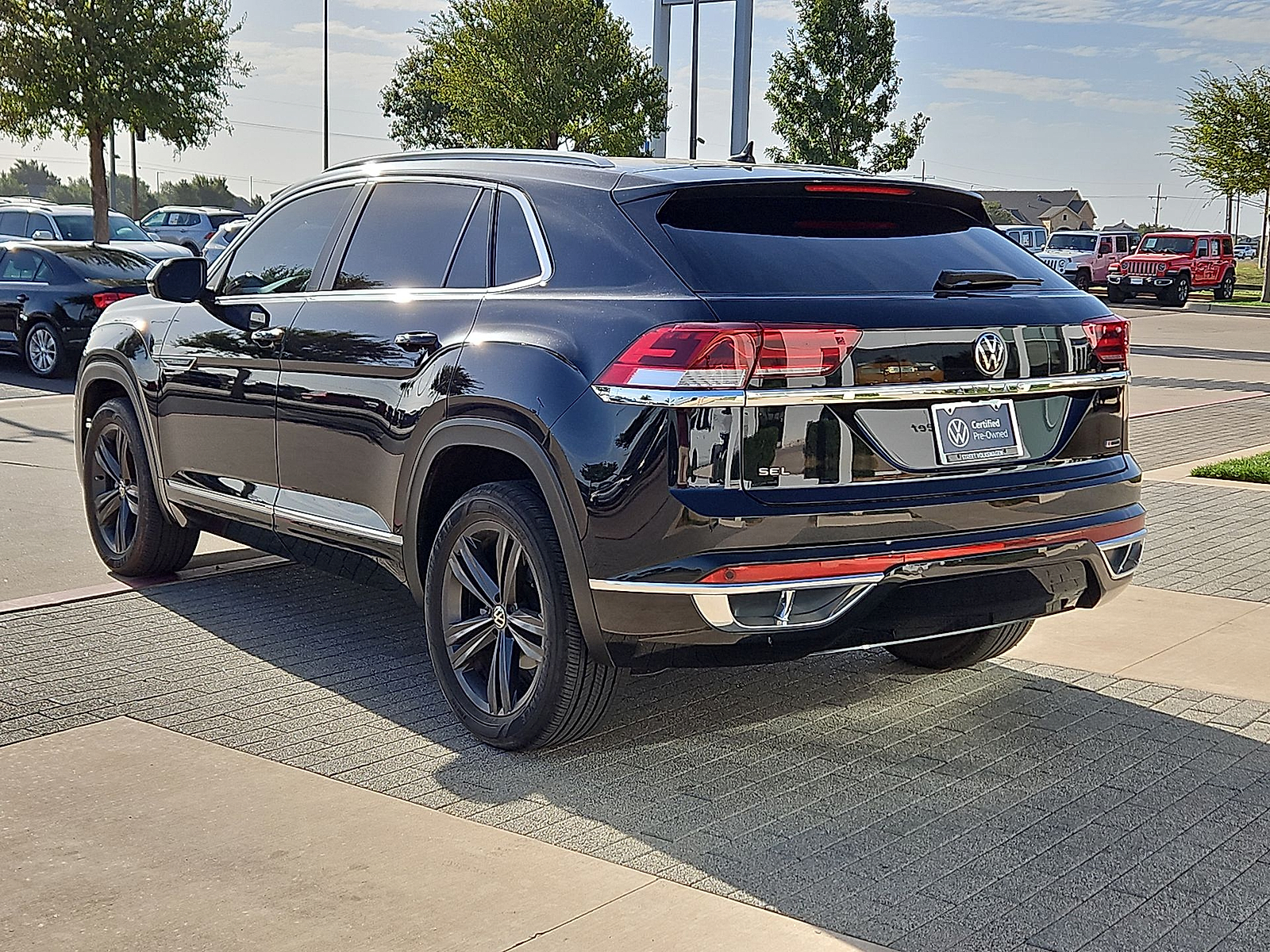 2022 Volkswagen Atlas Cross Sport 2.0T SEL R-Line Deep Black at Street VW of Amarillo