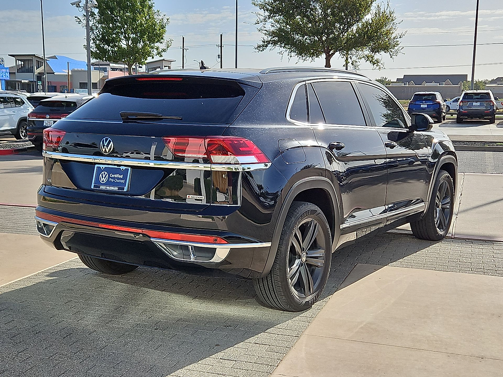 2022 Volkswagen Atlas Cross Sport 2.0T SEL R-Line Deep Black at Street VW of Amarillo