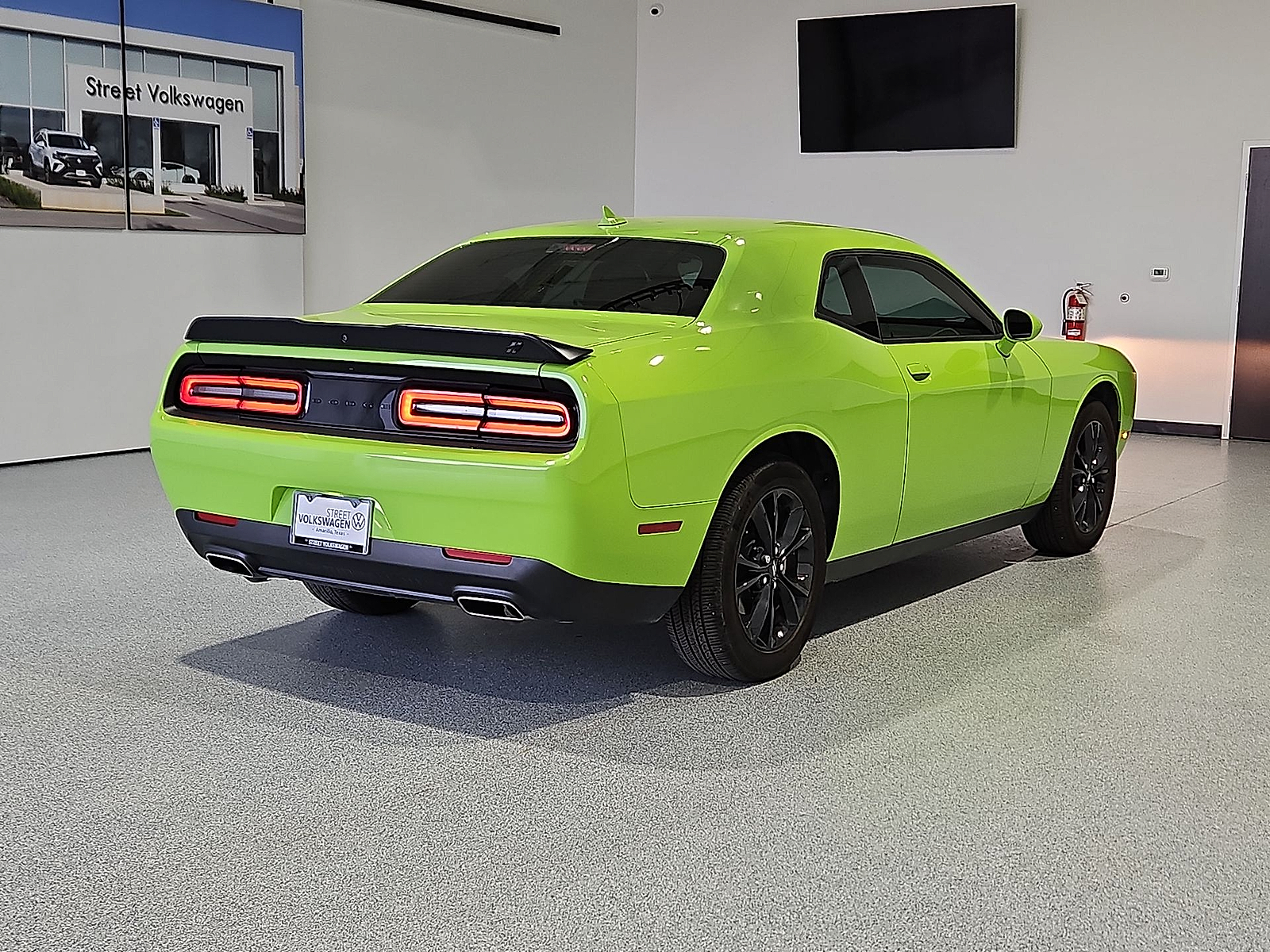 2023 Dodge Challenger SXT AWD - 7